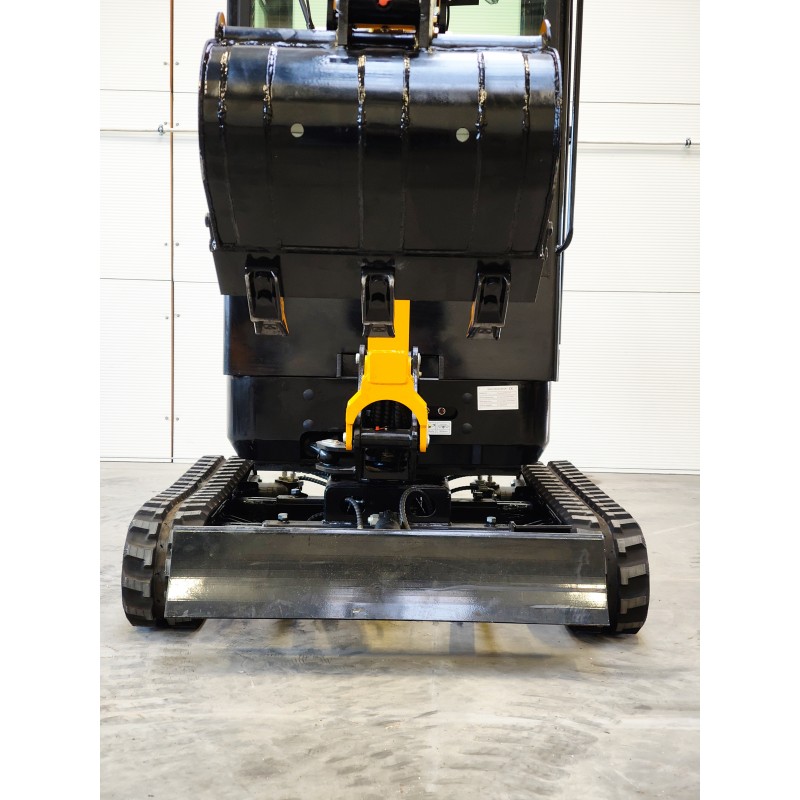 Minikoparka gąsienicowa X-CAT  XC18 z kabiną - Silnik Kubota (rozsuwane gąsienice + skrętne ramię + joystick)